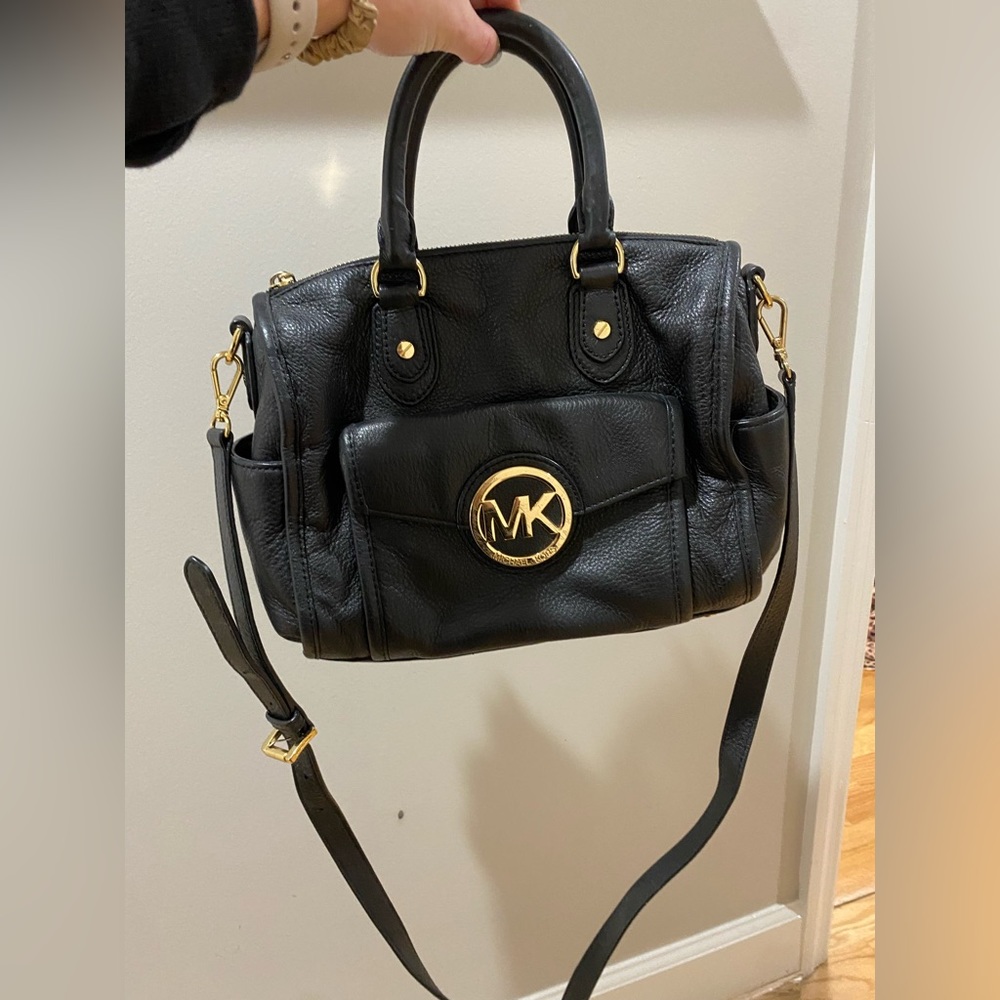 Micheal Kors leather crossbody purse